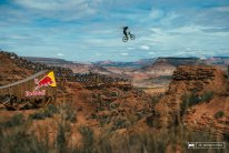 Remi Mettailer had the no-hander over the canyon gap dialled..jpg