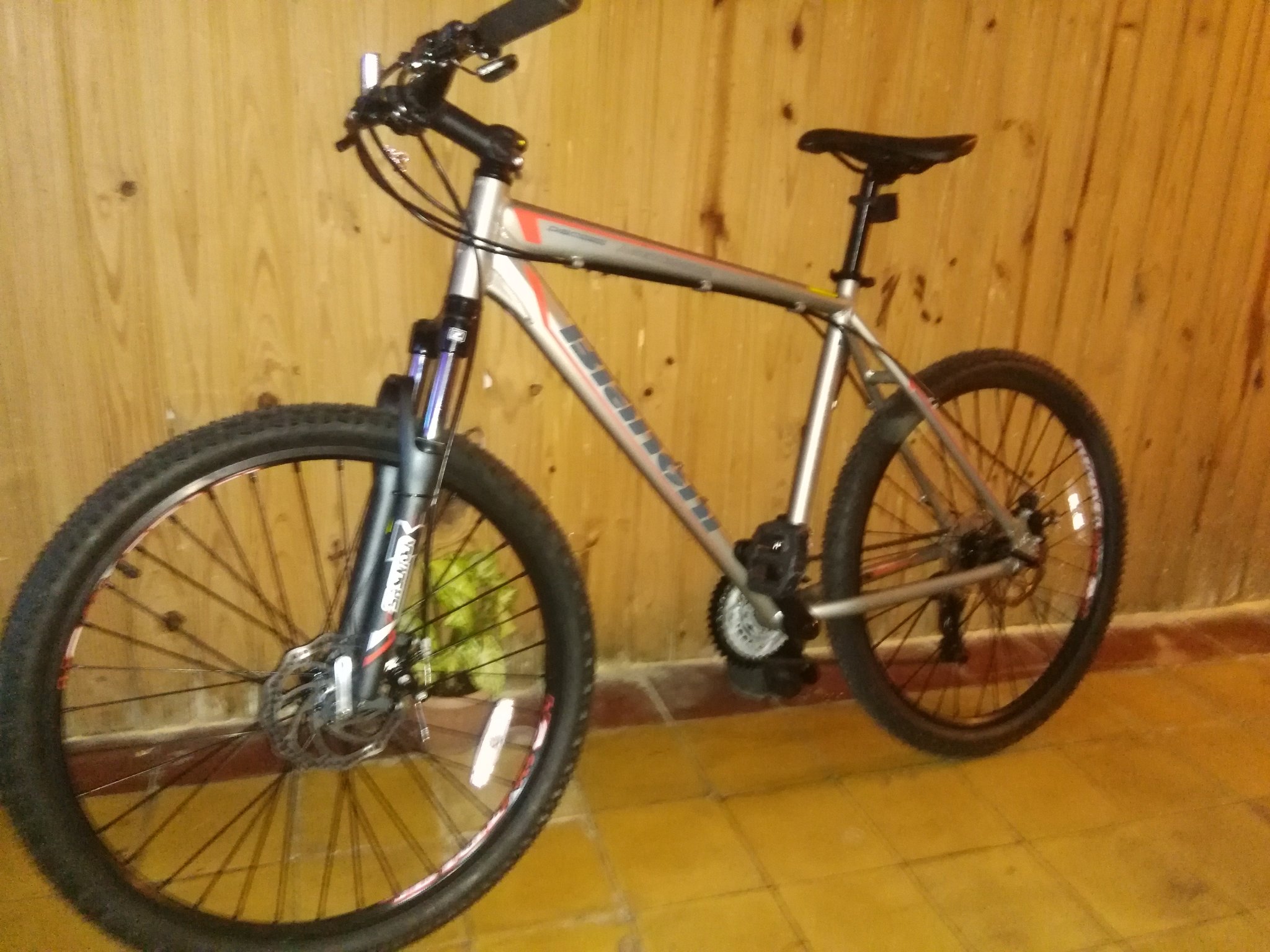 Mi nena recién comprada, BIANCHI MTB AGRESSOR RODADO 26 UN INFIERNO